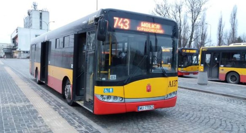 Autobus linii 743