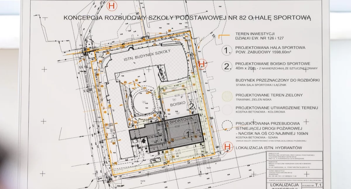 Inwestycje, Powstanie sportowa Podpisano umowę - zdjęcie, fotografia