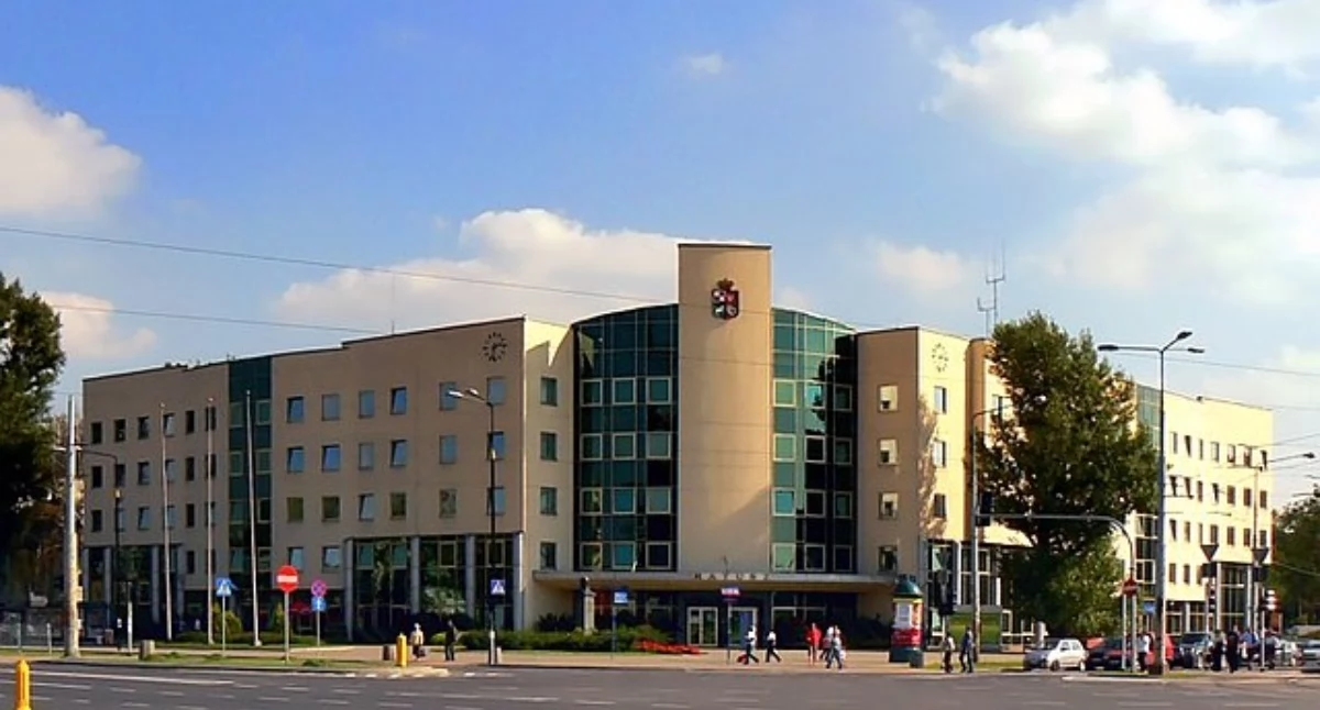 Urząd , Schron bemowskim ratuszu wyremontowany zapewni bezpieczeństwo razie zagrożenia - zdjęcie, fotografia