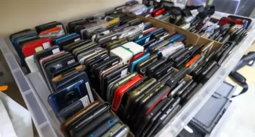 Telefony, laptopy, tablety czy zegarki – gubimy niemal wszystko. Biuro Rzeczy znalezionych czeka na właścicieli