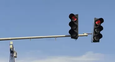 Po latach powraca temat sygnalizacji świetlnej na skrzyżowaniu Lazurowej i Dywizjonu 303