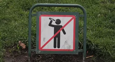 Radni Bemowa zagłosowali za nocną prohibicją. Kolejny krok w stronę zakazu w całej Warszawie